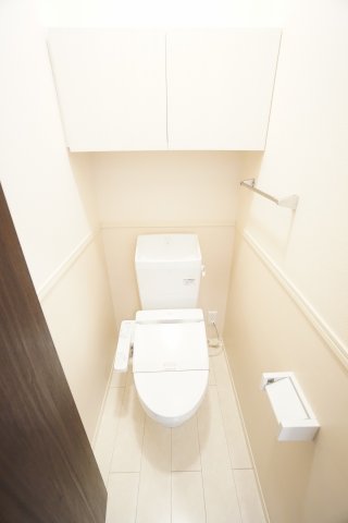 トイレ　※同物件・反転タイプの写真です。