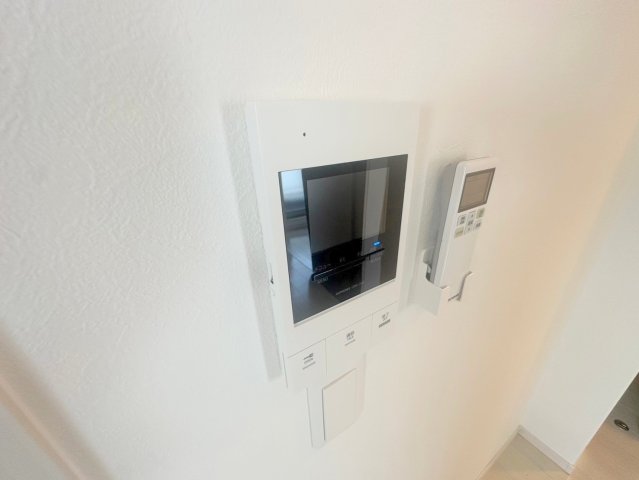 セキュリティ　TVモニターホンで来客が誰か確認してから開けて下さいね