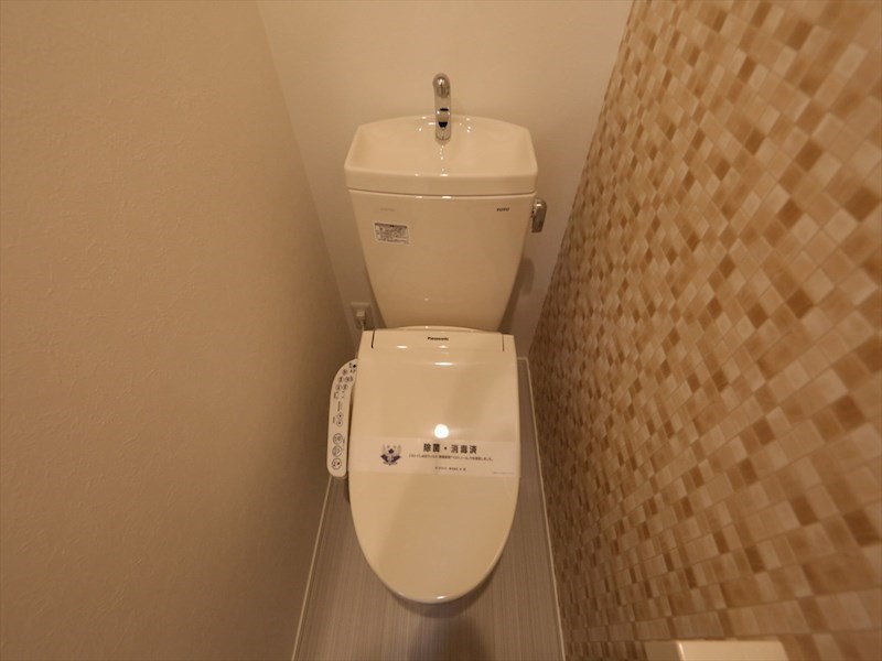 トイレ　温水洗浄暖房便座付トイレ