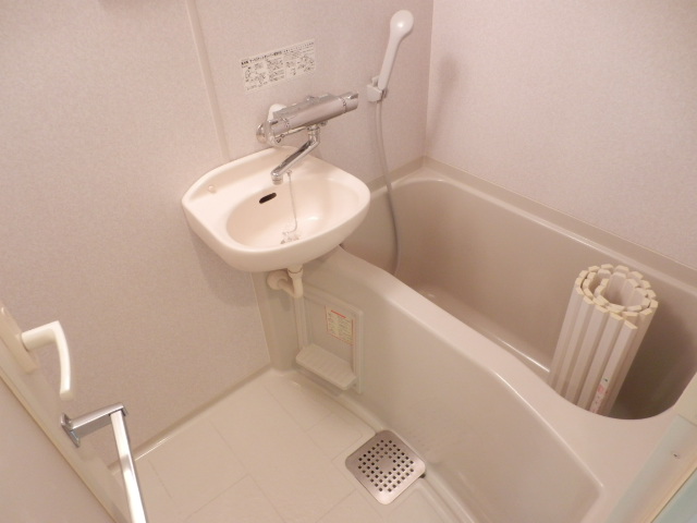 バス・シャワールーム　バス※別部屋参考写真