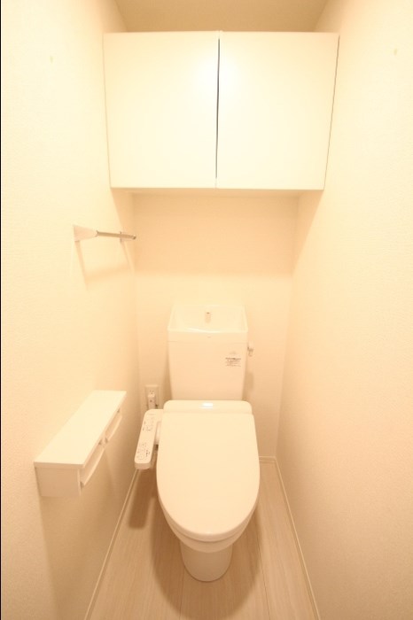 トイレ　トイレは快適な温水洗浄便座付