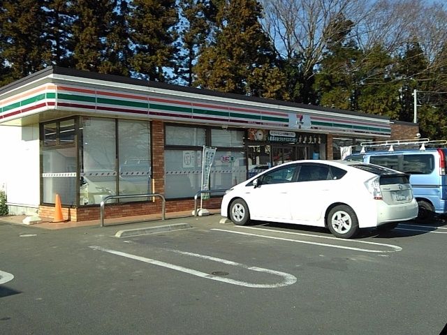 コンビニ　セブンイレブン陸上自衛隊前店（コンビニ）まで700m