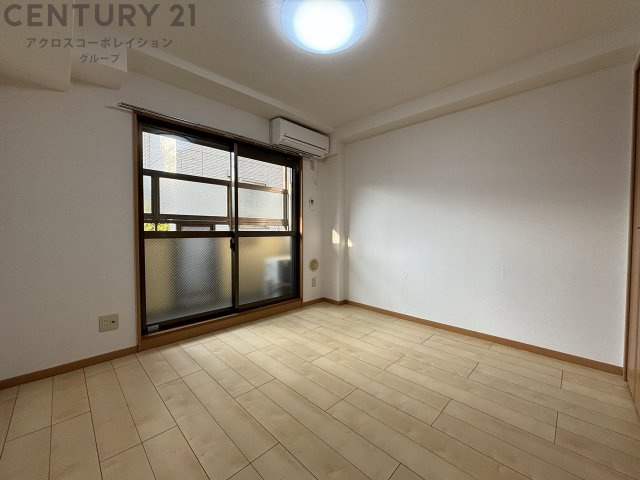 居室・リビング　エアコン付き6.9帖の洋室です♪