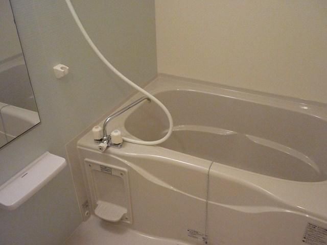 バス・シャワールーム　★追い焚き機能付き★