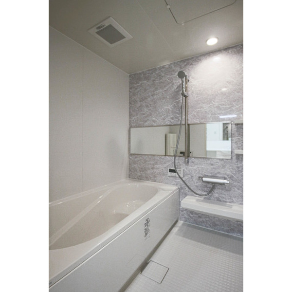 バス・シャワールーム　同じ建物の別のお部屋