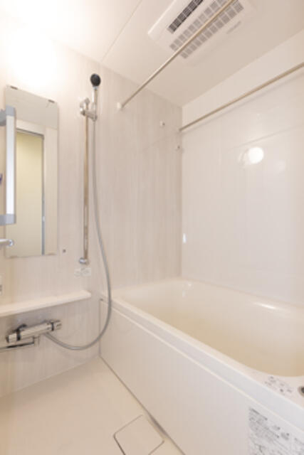 バス・シャワールーム　※写真は同タイプ住戸です。