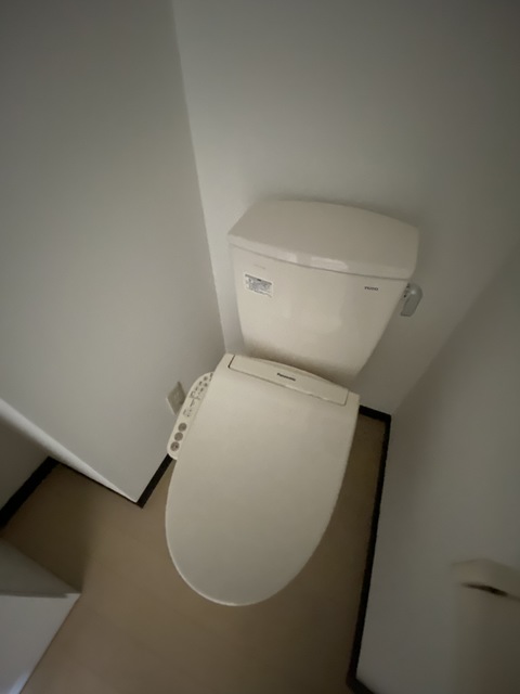 トイレ　機能付きトイレは嬉しいポイントですね。