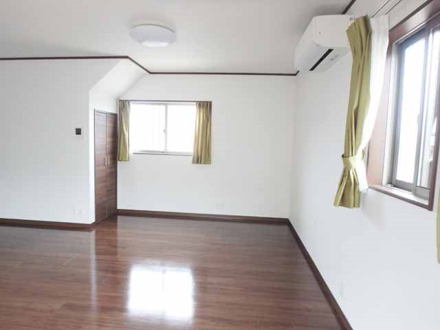 居室・リビング　１８帖のとっても広々としたリビング♪