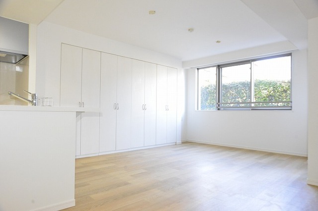 居室・リビング　前回募集時の写真です