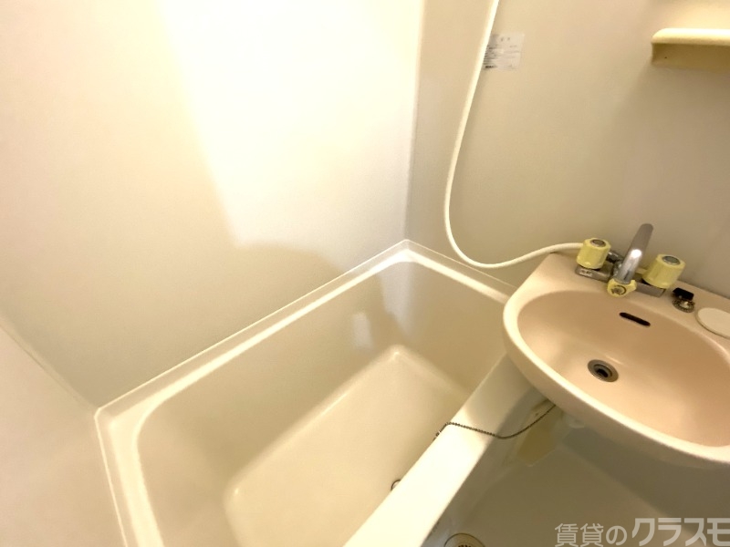 バス・シャワールーム　一日のお疲れをお取りください。