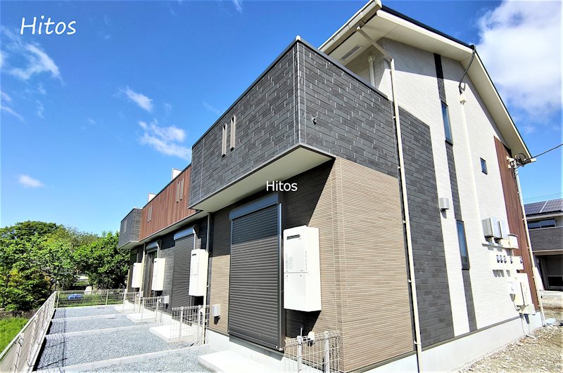 建物外観　1・2階併用メゾネットタイプの物件です。