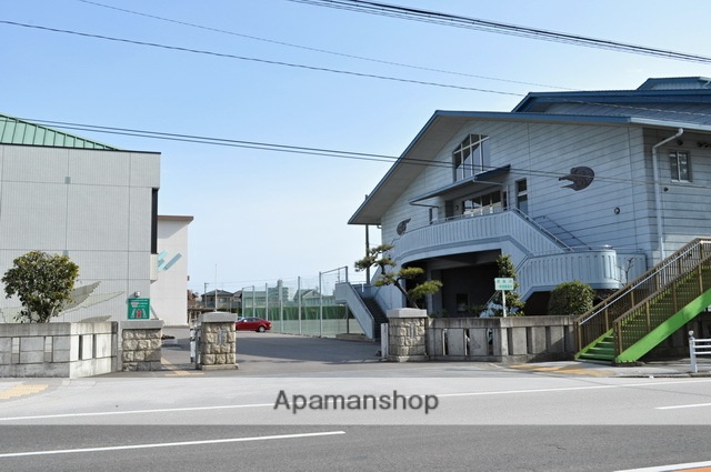 中学校　北部中学校（中学校）まで599m