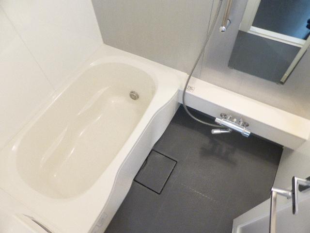 バス・シャワールーム　バス※別部屋参考写真