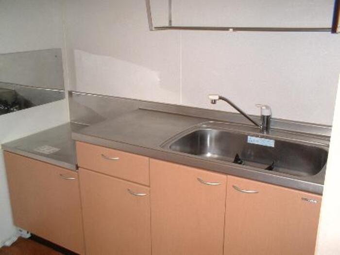 キッチン　メナージュA棟A203(    )