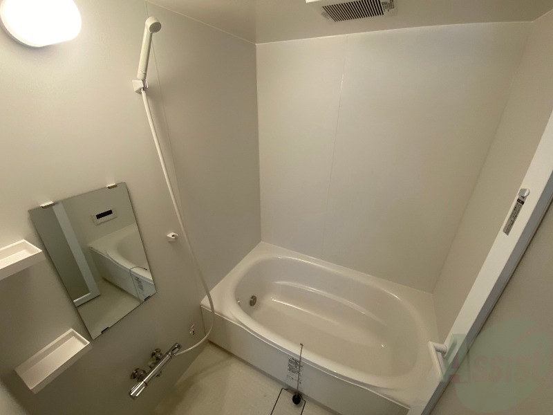 バス・シャワールーム　お風呂になります。一日の疲れを癒してくださいね。