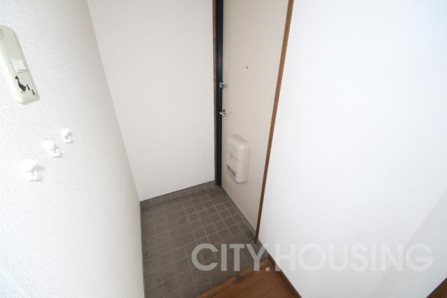 玄関　※同タイプ部屋の写真です。