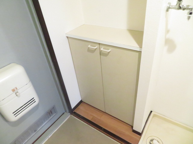 玄関　下足箱
