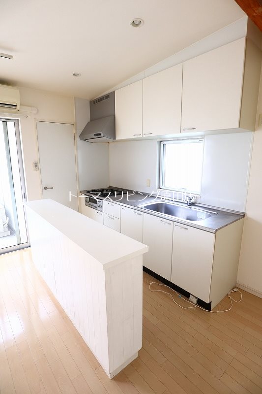 キッチン　3号室写真