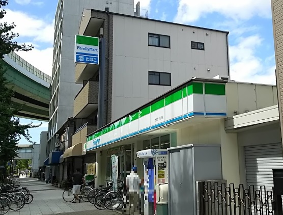 コンビニ　ファミリーマート大阪プール東店（コンビニ）まで432m