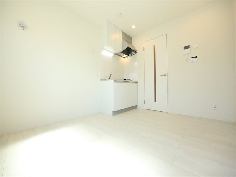 居室・リビング　ＤＫ6.3帖　システムキッチン　エアコン完備　同仕様写真