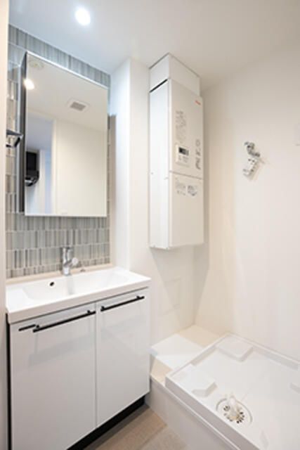 洗面設備　スペースが確保できる洗面所です