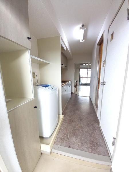 玄関　玄関を開けるとこんな感じです♪