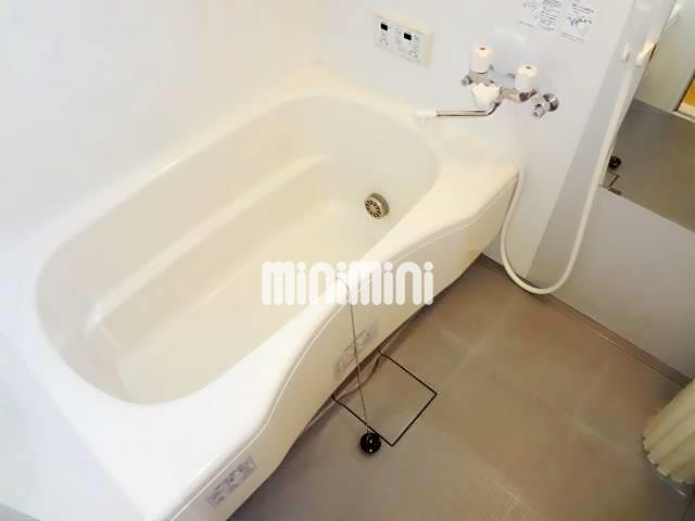 バス・シャワールーム　大きなバスタブでゆったりできるお風呂です☆