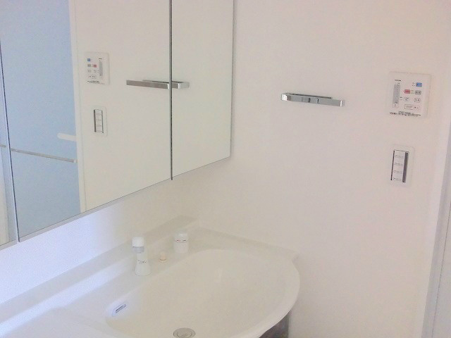 洗面設備　※建築中の写真です。（同タイプ間取り）