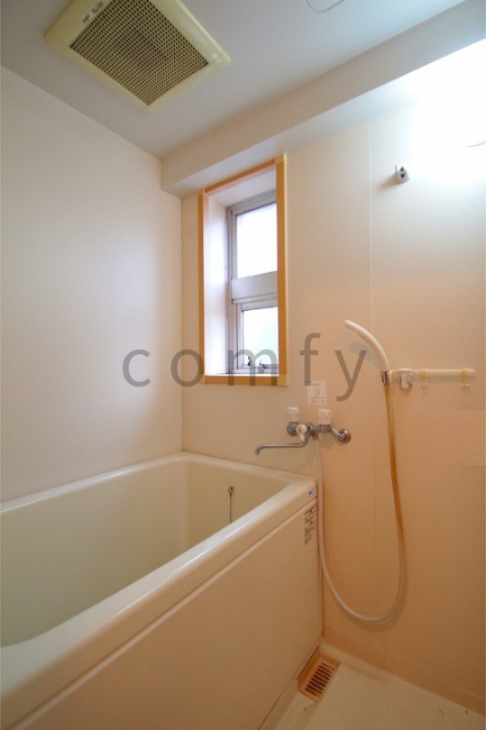 バス・シャワールーム　バスルーム