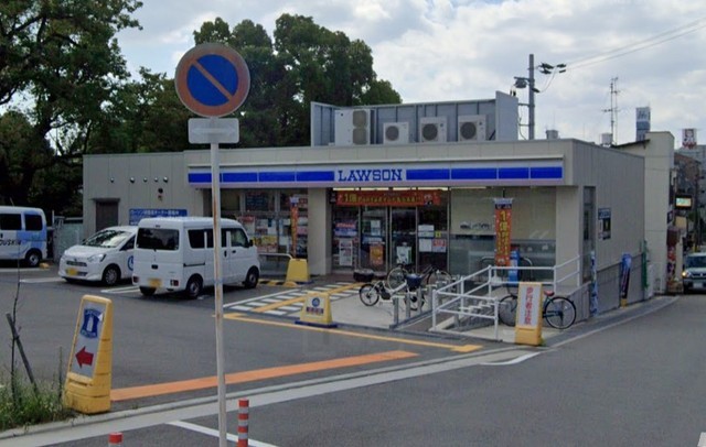 コンビニ　ローソン　豊中服部南町二丁目店（コンビニ）まで446m