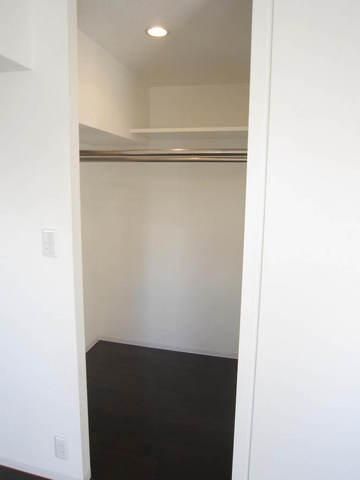 収納　広々ウォークインクローゼット