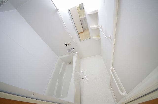 バス・シャワールーム　バス（類似室内）