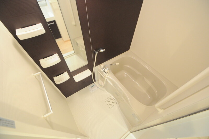 バス・シャワールーム　ゆったりサイズのお風呂は落ちつける癒しの空間です