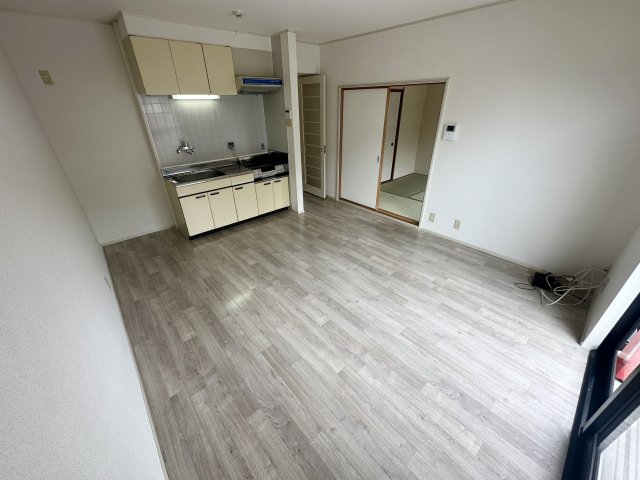 居室・リビング　南向きで日当たり良好なリビングです。