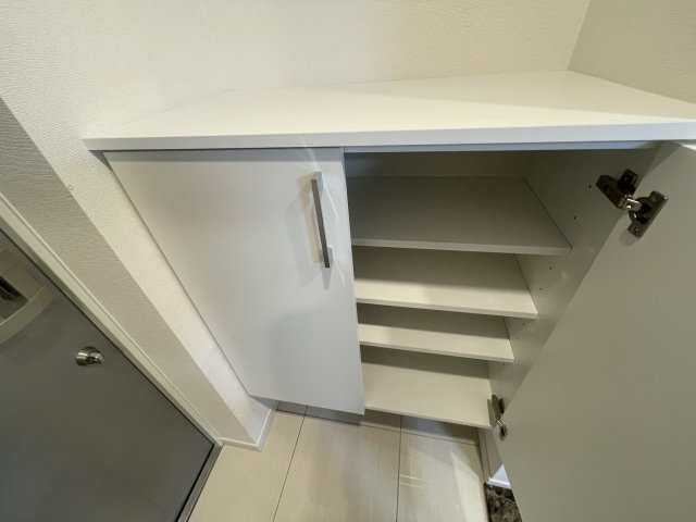 収納　(参考)同マンション反転タイプ間取りの部屋写真