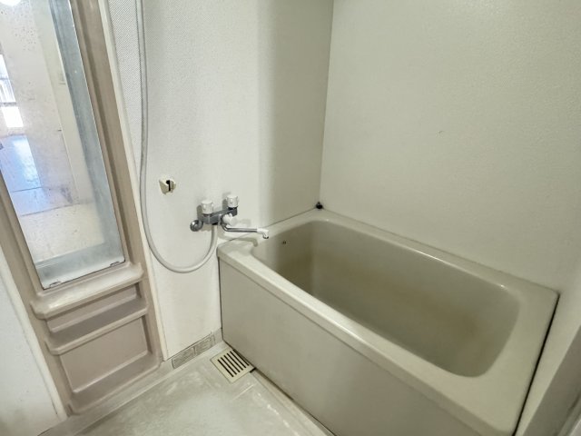 バス・シャワールーム　お風呂で日々の疲れを落としましょう