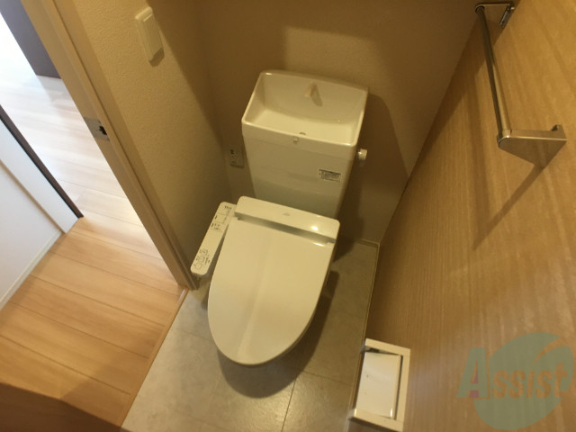 トイレ　ウォシュレット付きのトイレです。シャワートイレは日本の宝。