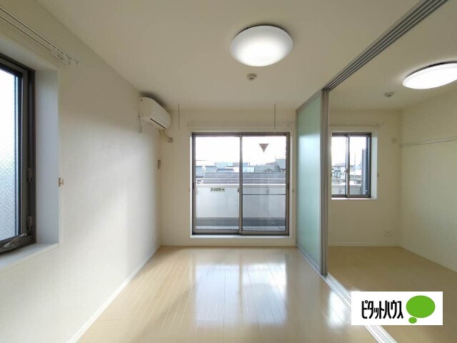 居室・リビング　３０５の写真