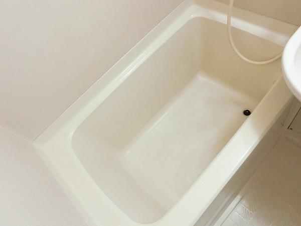 バス・シャワールーム　キレイにリフォームされています！