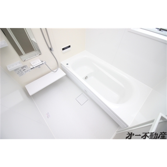 バス・シャワールーム　バスルーム