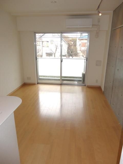 居室・リビング　★洋室8.6帖です★