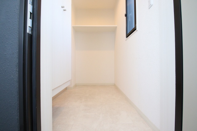 玄関　※別室の参考写真の為、現況優先です。