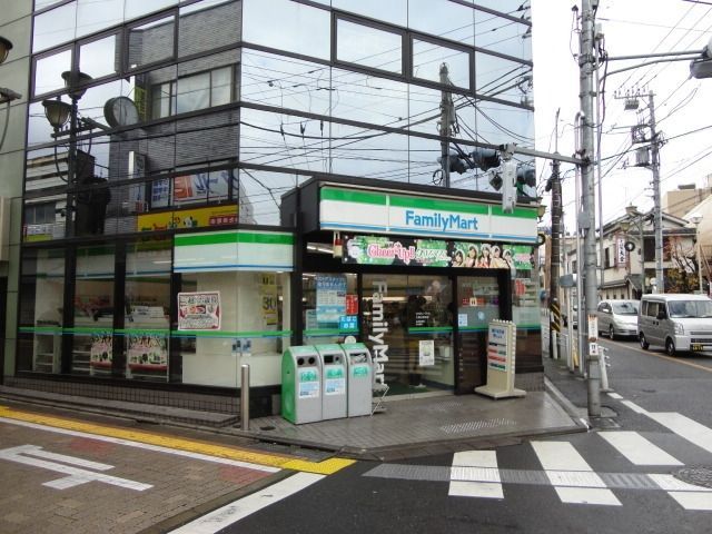 コンビニ　ファミリーマート（コンビニ）まで664m