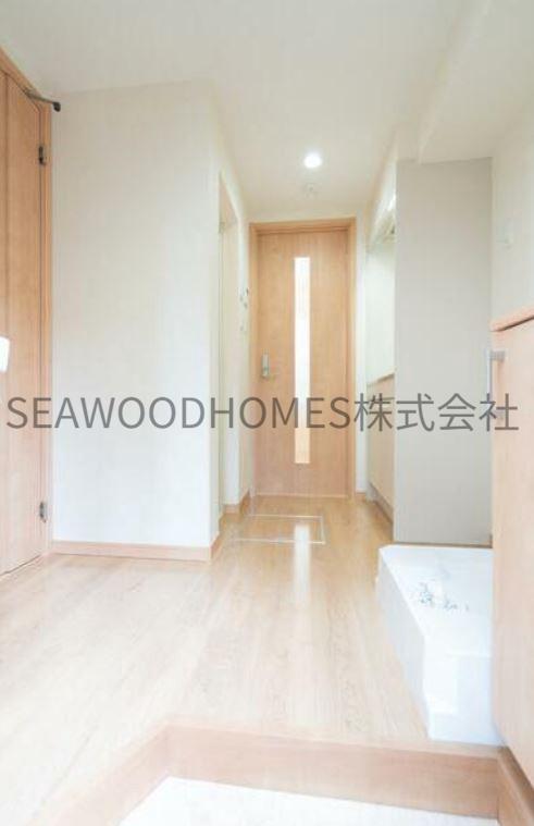 居室・リビング　エアコン完備。年中快適な温度で過ごせる心地よい居室。