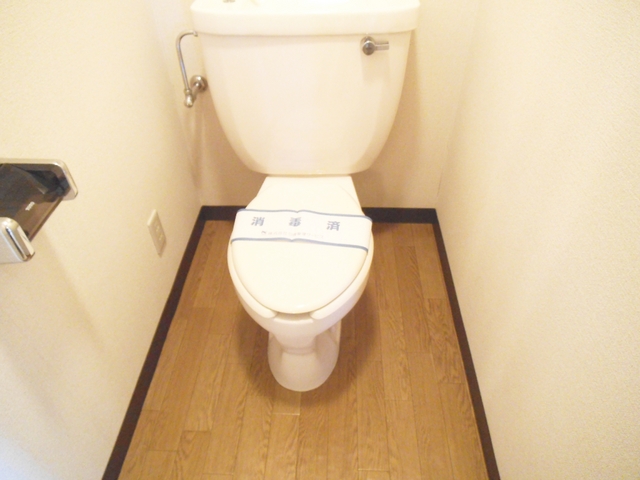 トイレ　トイレも広い造りです！