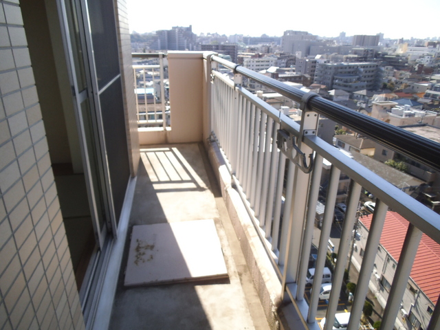 バルコニー　Ｌ字型バルコニーが付いています！