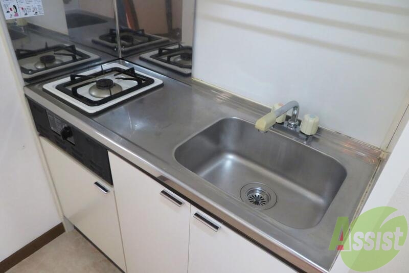 キッチン　１口コンロがあって、お料理もはかどりそうですね。