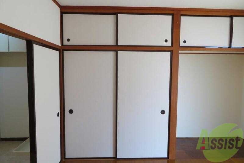 収納　収納スペースの脇にも収納スペースがあります。