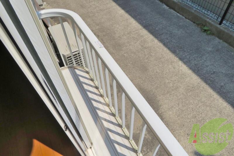 バルコニー　お外のバルコニーはこんな感じになっております。