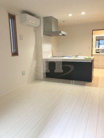 居室・リビング　別号室参考写真です